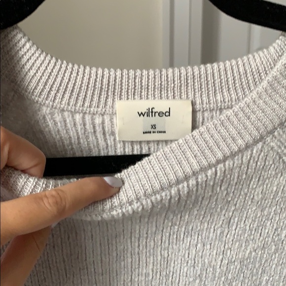 ARITZIA (Wilfred) - 100% Merino Wool Sweater - Picture 2 of 5